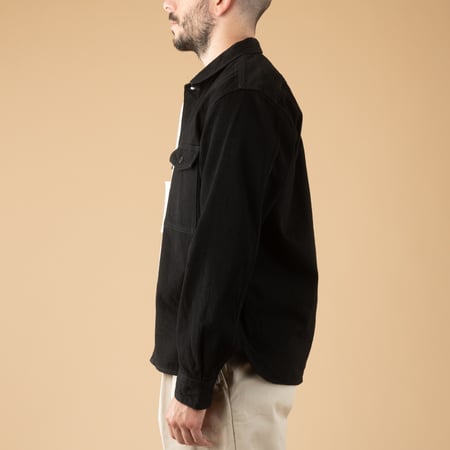 image flâneurs porté 13oz Denim CPO Shirt Jacket Black_de-profil
