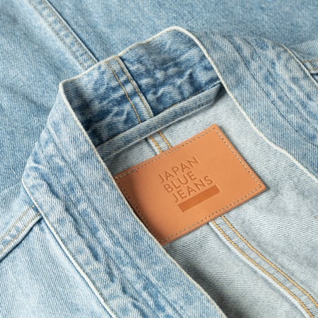 image flâneurs porté Denim Haori Fade Wash Indigo_détail-col