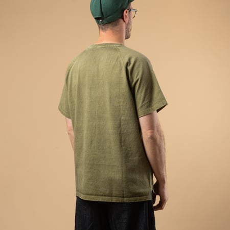 image flâneurs porté de dos GOOD ON  SS Heavy Raglan Pocket Tee P-Sage (3)