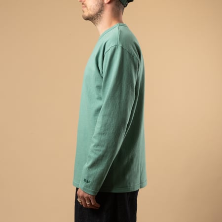 Image-Flâneurs_DUBBLE WORKS / Heavyweight Long Sleeve Tee Emerald_de-profil