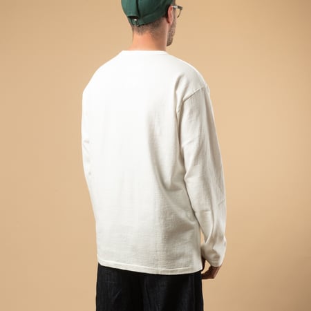 vignette-image porté de dos flâneurs-teeshirt-épais-dubbleworks-HEAVY-WEIGHT-LONG-sleeve-off-white (3)