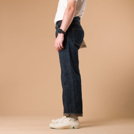Image-Flâneurs_ONI DENIM / 200CCD-MOCA 15oz Wide Straight "Moca" Crushed Concrete Denim_de-profil