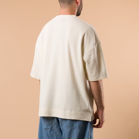 Image-Flâneurs_GOHEMP / Wide Slit Tee Off White_de-dos