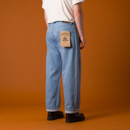 Image-Flâneurs_	ONI DENIM / 222-Kiraku-BB 12oz Super Wide Straight Bio Bleach Denim_de-dos