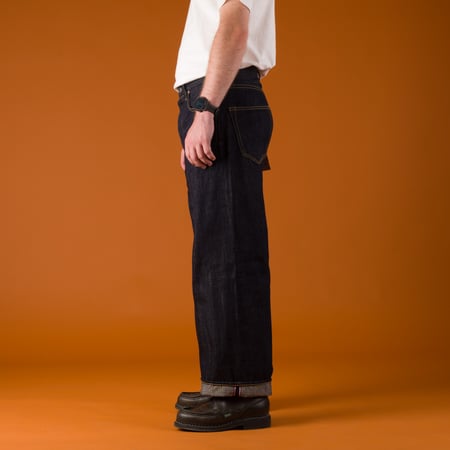 Image-Flâneurs_	ONI DENIM / 222-Kiraku-BB 12oz Super Wide Straight One Wash Denim_de-profil