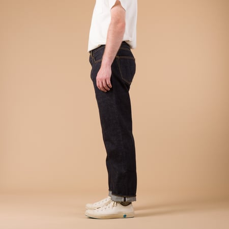 Image-Flâneurs_JAPAN BLUE JEANS / J427 Classic Straight Fit 17oz_de-profil