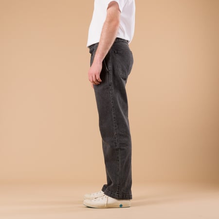 Image-Flâneurs_JAPAN BLUE JEANS / 13oz Denim Tuck Pants Fade Wash Dark Grey_de-profile
