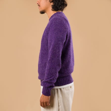 image portée de profil pull HARLEY OF SCOTLAND X FLANEURS shaggy Crew Neck Rave