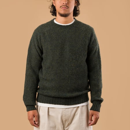 HARLEY OF SCOTLAND X FLANEURS / Shaggy Crew Neck Evergreen