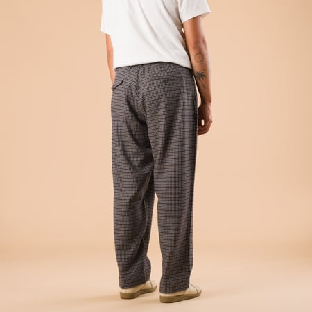 images flaneurs UNIVERSAL WORKS Houndstooth Wool Mix Oxford Pant Charcoal pantalon de dos