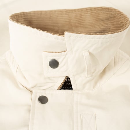 détail col fermé veste Frizmworks Heritage Hunting Jacket Cream (3)