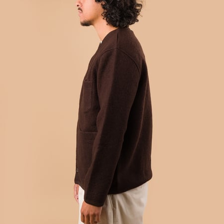 image flâneurs UNIVERSAL WORKS Wool Fleece Cardigan Brown de profil