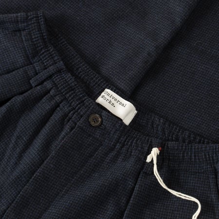 detail bouton flaneurs pantalon large UNIVERSAL WORKS Brushed Bari Oxford Pant Navy (3)