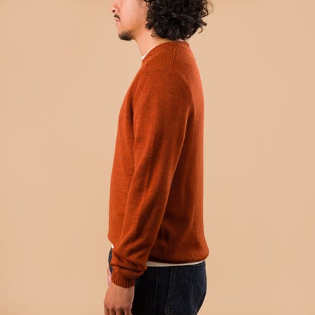 image flaneurs NITTO KNITWEAR Pull Col Rond Aris Maille Jersey Orange de profil