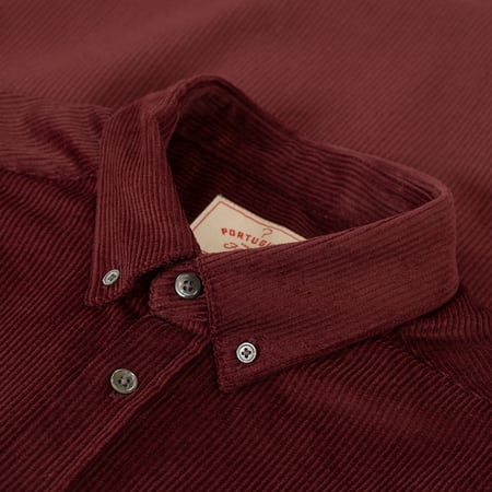 PORTUGUESE FLANNEL flâneurs chemise velours Lobo Bordeaux detail col