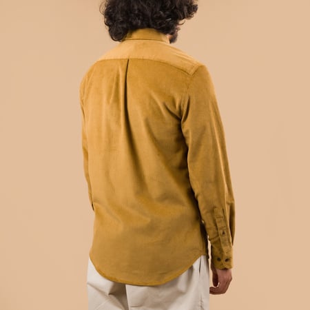 PORTUGUESE-FLANNEL-flâneurs-chemise-velours-Lobo-Prairie de dos
