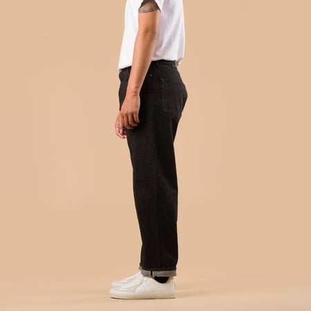 image flâneurs FOB FACTORY F153 5P Tapered black Selvedge Denim de profil