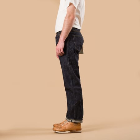 Image-Flâneurs_SAMURAI JEANS / 19oz Kiwami Regular Straight Selvedge Denim_de-profil
