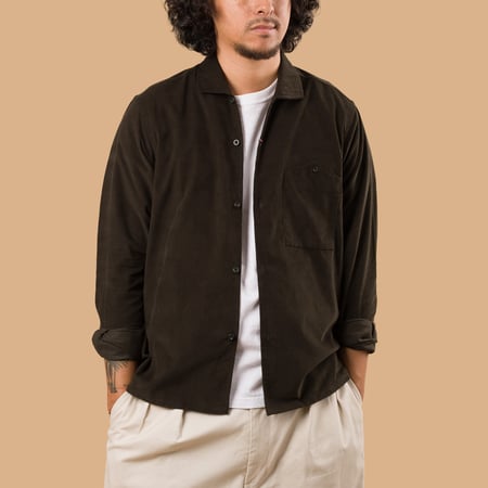 chemise collaboration KARDO x FLANEURS de face ouvert