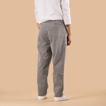 Image-Flâneurs_SEUVAS / 10oz Canvas Tapered 2Tuck Pants Sumi_de-dos