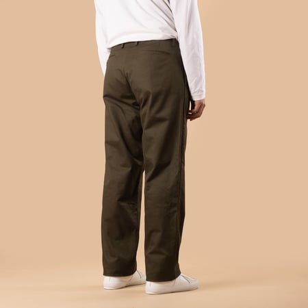Image-Flâneurs SEUVAS / Chino 2Tuck Trousers Olive_de-dos