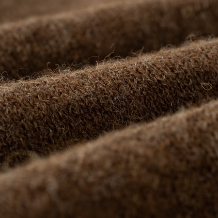 image flâneurs HARLEY OF SCOTLAND 1 Ply Voe True Shetland Crew Neck Moorit closeup