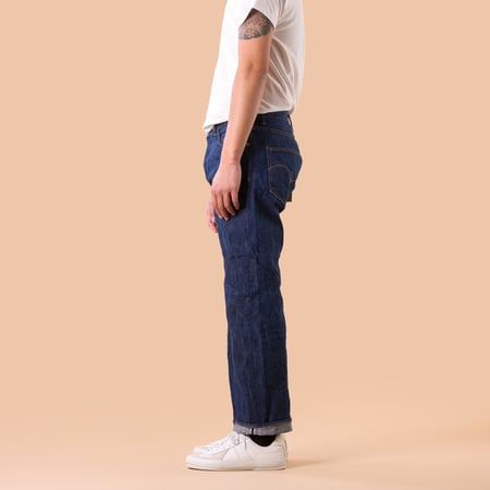 images flâneurs ONI DENIM  274 Awa Shoai Natural Indigo Regular Straight Selvedge Denim de profil