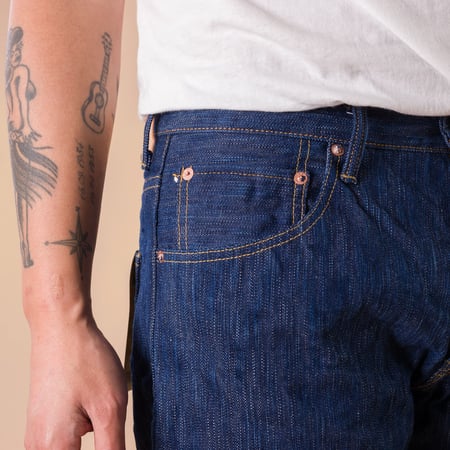 images flâneurs ONI DENIM  274 Awa Shoai Natural Indigo Regular Straight Selvedge Denim coin pocket worn