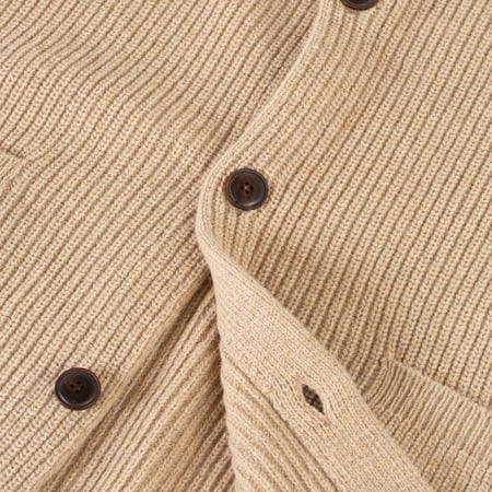 detail flâneurs FRIZMWORKS  Heavy Wool Round Cardigan Oatmeal boutons