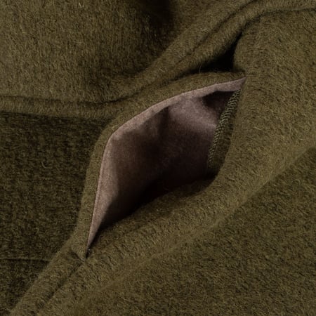 image flâneurs pull col polo Jackman Wool Himo Polo Olive poche