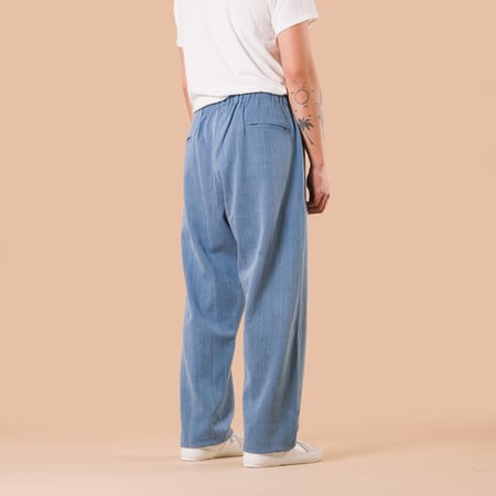 Image-Flâneurs_KARDO X FLANEURS / Taka Trousers Handwoven Denim Mid Indigo_de-dos