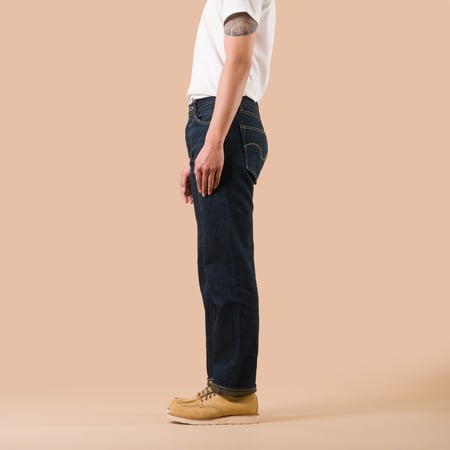 Image-Flâneurs_ONI DENIM / 288ZR-OLV 20oz Secret Denim Regular Straight Olive Weft_de profil