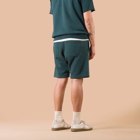 Image-Flâneurs_BEAMS PLUS / Sweat Short Dark Green_de dos