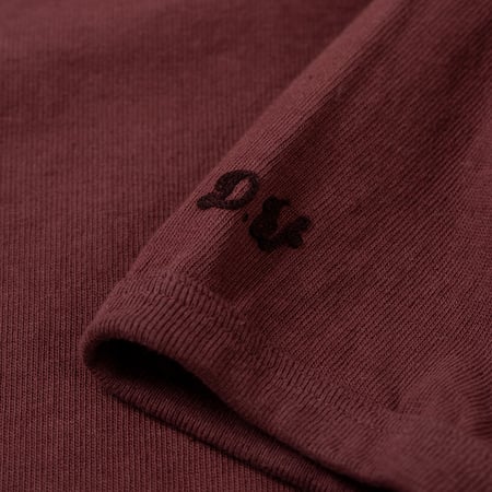 detail manche flaneurs DUBBLE WORKS Heavyweight Long Sleeve Tee bordeaux