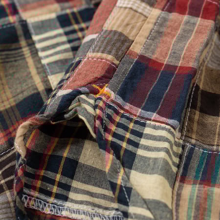 Image detail-hirondelle Flâneurs BEAMS PLUS  B.D. Classic-fit Patchwork Madras Navy de face (3)