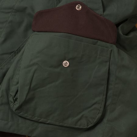 Image-Flâneurs_MANIFATTURA CECCARELLI / Rain Caban Dark Green détail poche