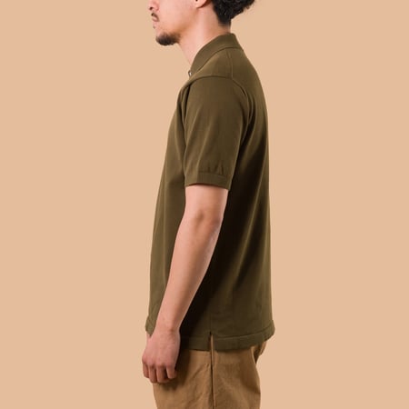 Image-Flâneurs_BEAMS PLUS / Knit Polo 12G Green de profil
