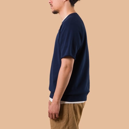 Image-Flâneurs_BEAMS PLUS / Sweat Short Sleeve Cut-Off Navy de profil