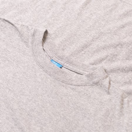 Image-Flâneurs_GOOD ON / L/S Crew Tee metal détail col