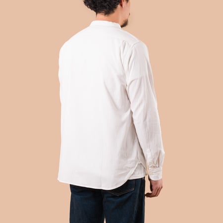 Image-Flâneurs_FOB FACTORY / F3429 Band Collar Shirt White de dos