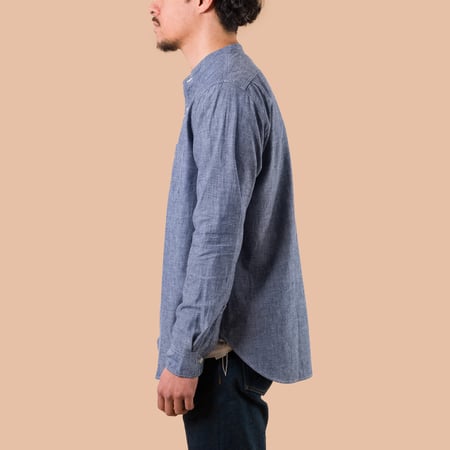 Image flâneurs FOB FACTORY / F3428 Selvedge Chambray Band Collar Shirt de profil
