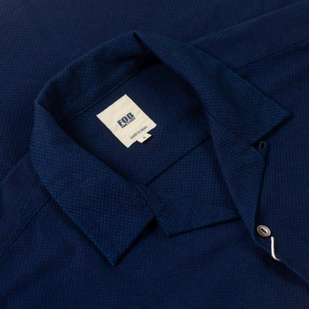 detail col flâneurs veste militaire FOB FACTORY  F3500 Indigo Sashiko Holiday Shirt (2)