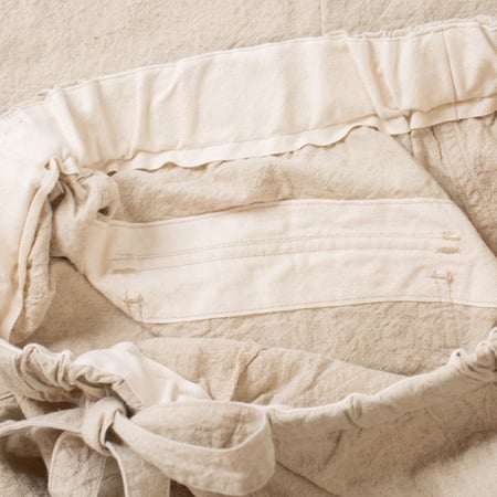 image inside flaneurs détail Seuvas pantalon relaxed Natural (2)