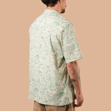 Image flâneurs Naked & Famous Aloha Shirt Linen Animals Green de dos