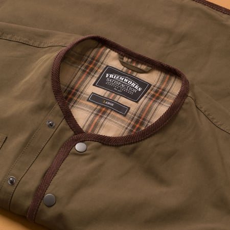 image flâneurs FRIZMWORKS / Heritage Hunting Vest olive de de détail col