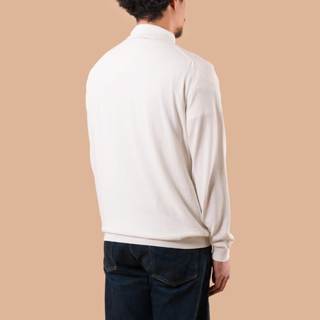 image flâneurs MOONCASTLE / Ice Cotton Long Poloneck Off White de dos