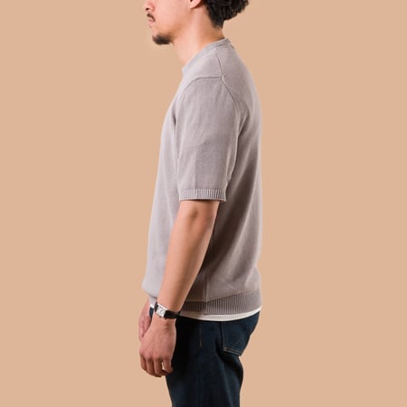 image flâneurs MOONCASTLE / Paper Silk Crewneck Light Gray de profil