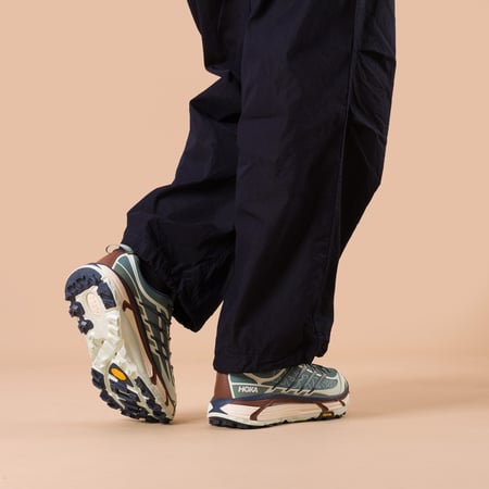 image flâneurs HOKA / Mafate Three 2 Wordmark Fern/Varsity Navy porté 2