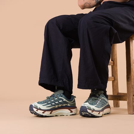 image flâneurs HOKA / Mafate Three 2 Wordmark Fern/Varsity Navy porté 3