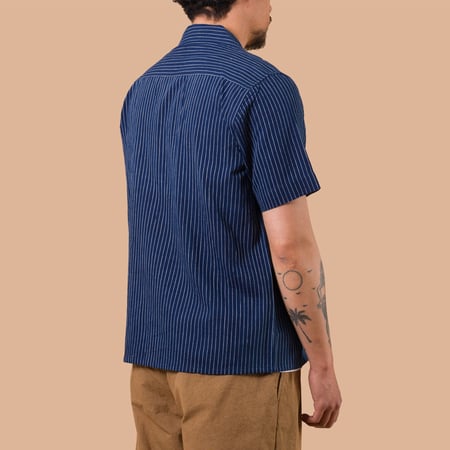 image flâneurs KARDO x FLANEURS / S/S Shirt Handwoven Stripes Indigo de dos